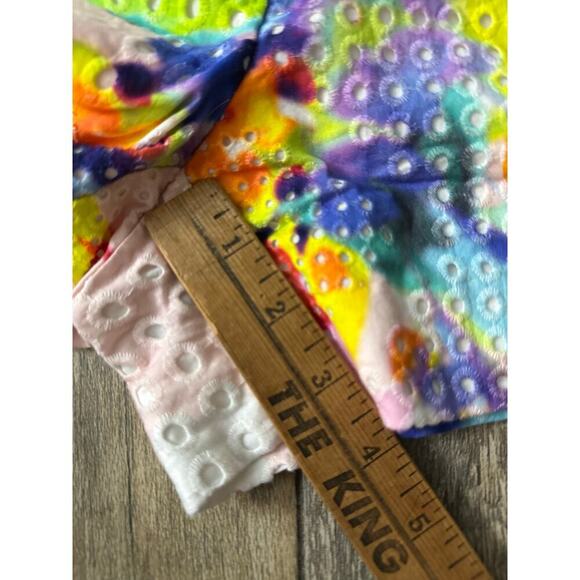 Trina Turk Summer Floral Eyelet Multi Shorts Size 4 - Picture 7 of 8